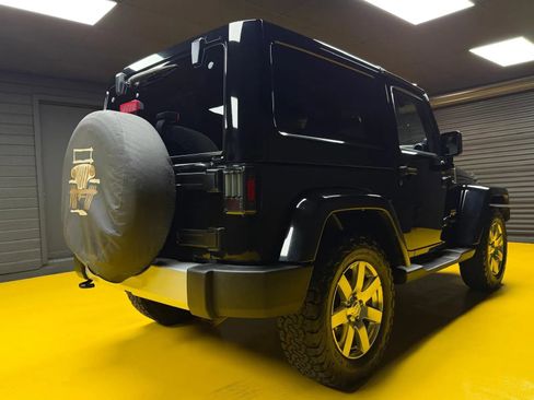 Used 2014 Jeep Wrangler Sahara w/ Connectivity Group AWD/4WD image 6