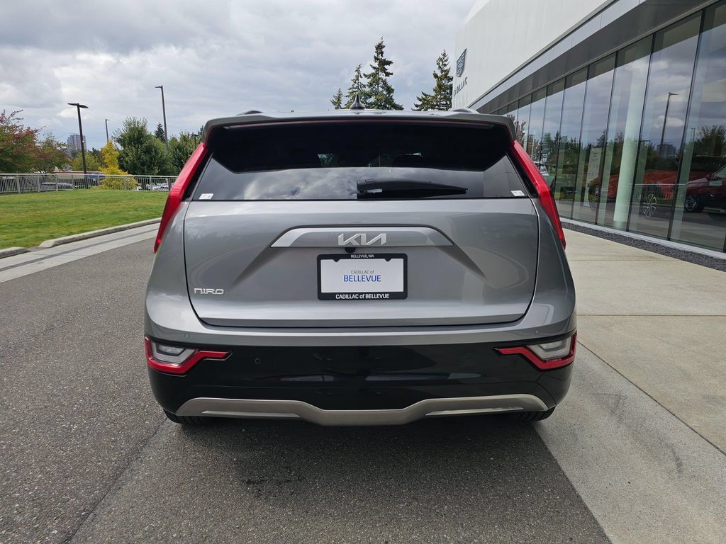Used 2023 Kia Niro Wave w/ Wave Preserve Package FWD image 6