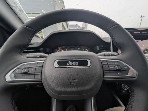 New 2026 Jeep Compass Latitude image 19