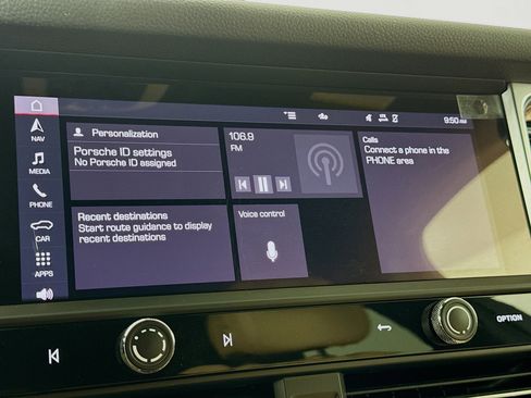 Certified 2023 Porsche Macan image 16