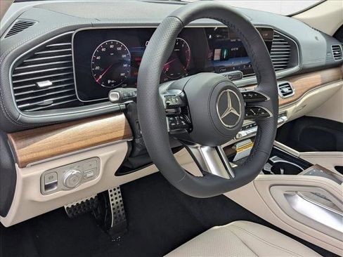 New 2026 Mercedes-Benz GLS 450 4MATIC image 3