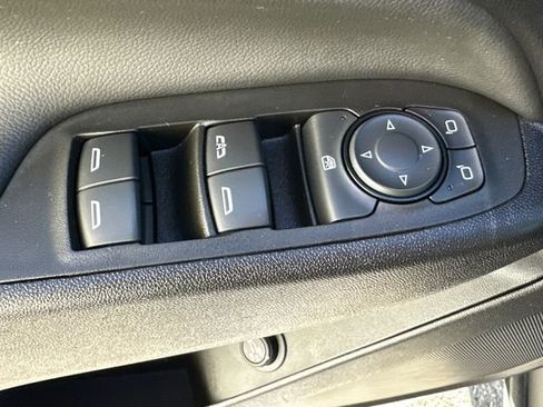 Used 2024 Chevrolet Equinox LT image 24