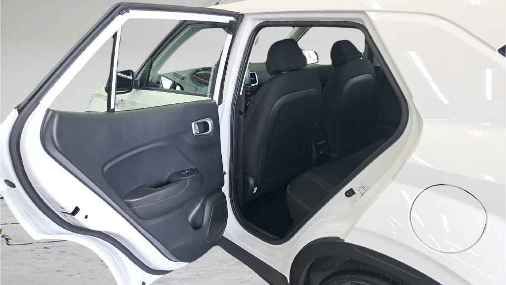 Used 2026 Hyundai Venue SEL FWD image 23