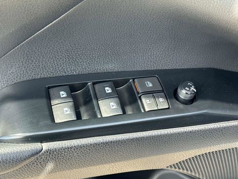 Used 2019 Toyota Camry SE image 17