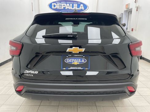 New 2026 Chevrolet Trax LS w/ LS Convenience Package FWD image 18