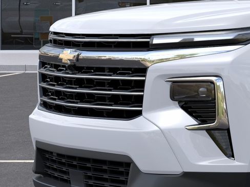 New 2027 Chevrolet Traverse LT w/ Driver Confidence Package FWD image 13