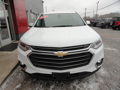 Used 2021 Chevrolet Traverse LT image 4