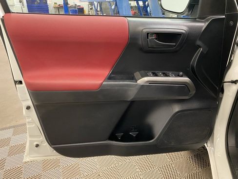 Used 2019 Toyota Tacoma 4x4 Double Cab image 25