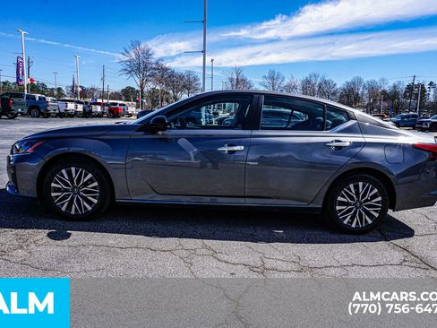 Used 2025 Nissan Altima 2.5 SV image 10