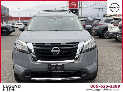 Certified 2024 Nissan Pathfinder Platinum w/ Cargo Package AWD/4WD image 9