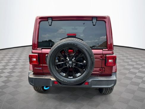 Used 2022 Jeep Wrangler Unlimited Sahara AWD/4WD image 7