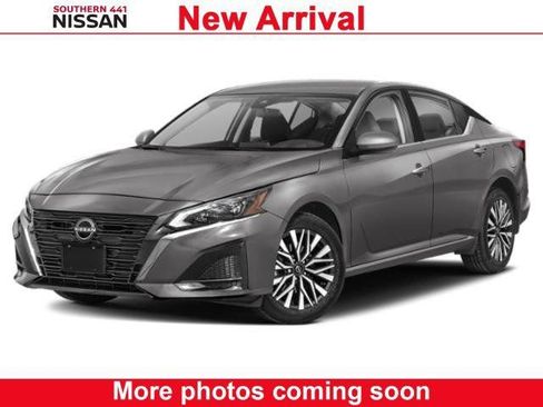 Certified 2023 Nissan Altima 2.5 SV image 1