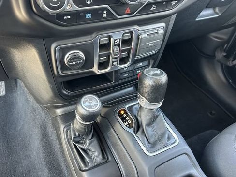 Used 2023 Jeep Wrangler Unlimited AWD/4WD image 26