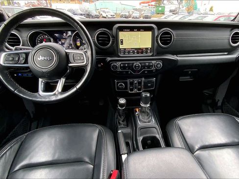 Used 2021 Jeep Wrangler Unlimited Sahara w/ Cold Weather Group AWD/4WD image 16