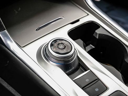 Used 2020 Ford Explorer Limited image 24