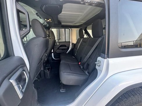 Used 2019 Jeep Wrangler Unlimited Sahara w/ Safety Group AWD/4WD image 13