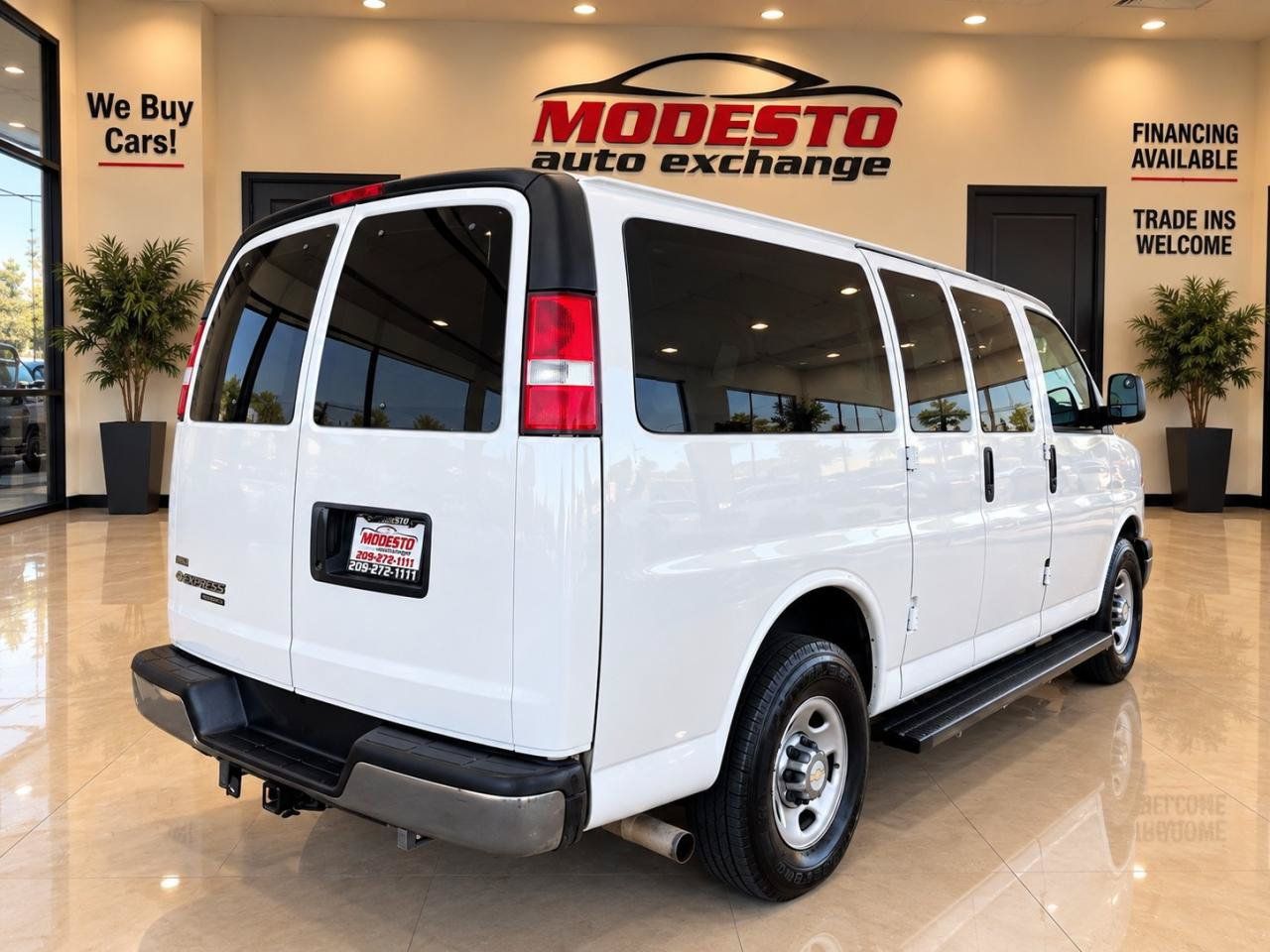 Used 2010 Chevrolet Express 3500 LT w/ LT Preferred Equipment Group RWD image 3
