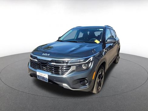 Used 2025 Kia Seltos S image 3