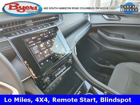 Used 2024 Jeep Grand Cherokee Laredo image 29