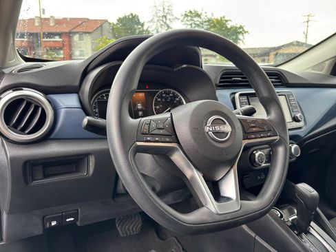 Used 2025 Nissan Versa SV FWD image 32