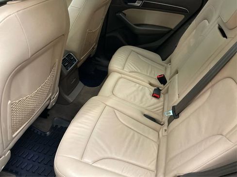 Used 2017 Audi Q5 2.0T Premium image 11