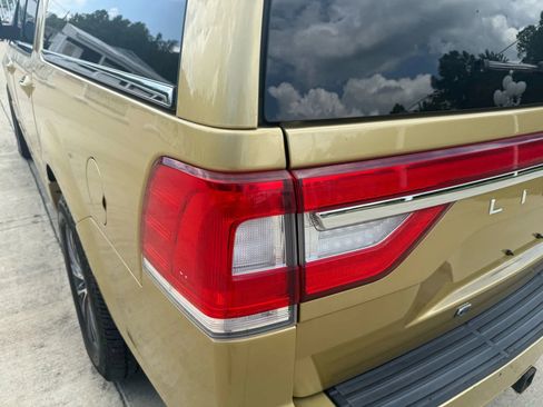 Used 2016 Lincoln Navigator L Select image 12