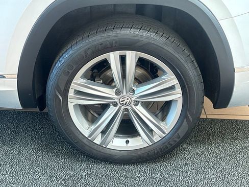 Used 2018 Volkswagen Atlas SEL w/ R-Line Package AWD/4WD image 11