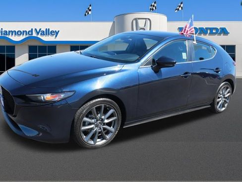 Used 2020 MAZDA MAZDA3 Hatchback FWD image 3