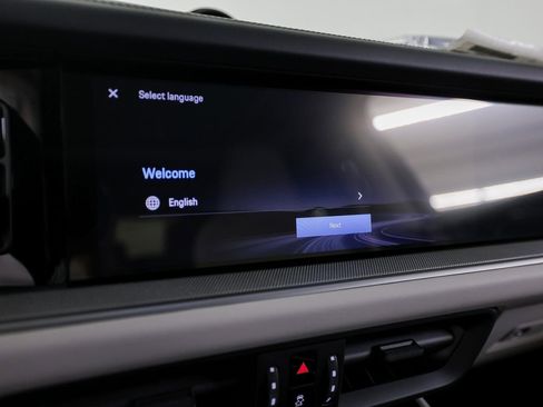 New 2026 Porsche Cayenne S image 18