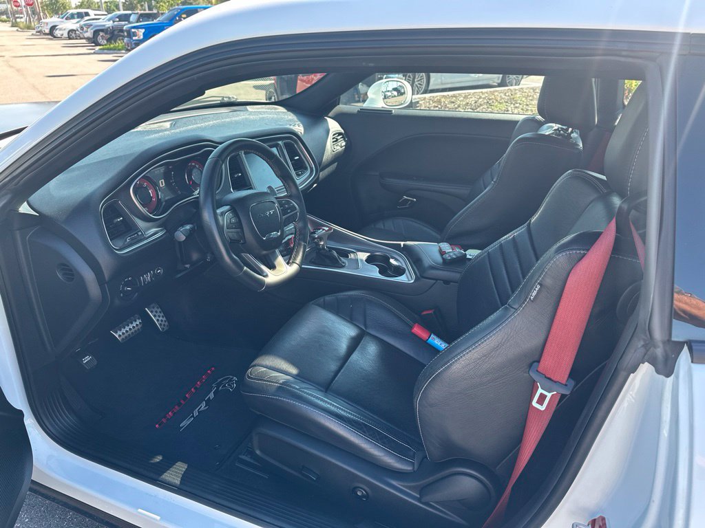 Used 2016 Dodge Challenger SRT Hellcat RWD image 15