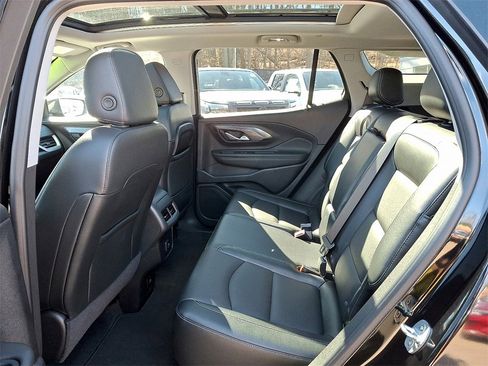 Used 2023 GMC Terrain SLT w/ Elevation Edition image 11