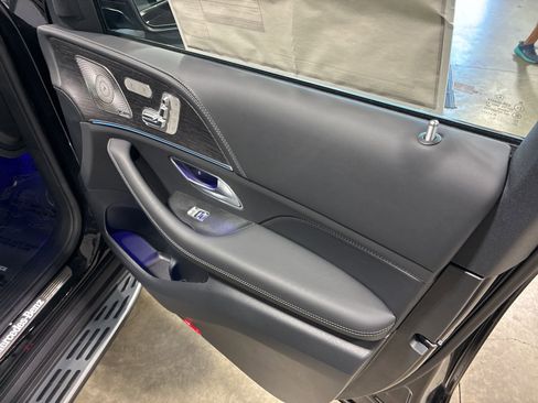 New 2026 Mercedes-Benz GLS 580 4MATIC image 12