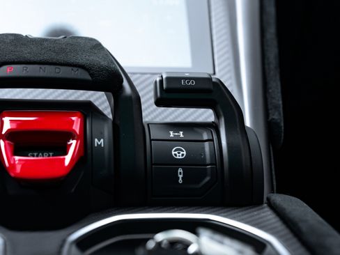 Used 2023 Lamborghini Urus Performante image 38