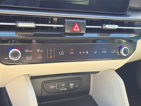 New 2026 Kia Sportage EX FWD image 25
