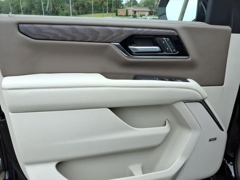 New 2026 GMC Yukon XL Denali AWD/4WD image 12