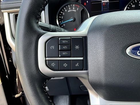 Used 2024 Ford Expedition XLT image 17