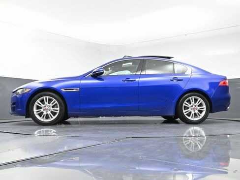 Used 2017 Jaguar XE Premium image 59