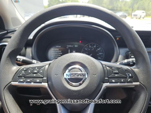 Used 2021 Nissan Kicks SV FWD image 11