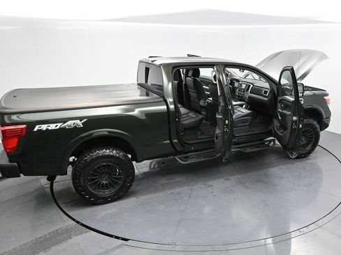 Used 2019 Nissan Titan PRO-4X w/ Pro-4x Convenience Package AWD/4WD image 41