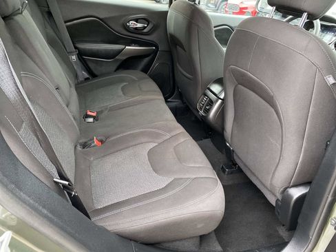 Used 2021 Jeep Cherokee Latitude image 20