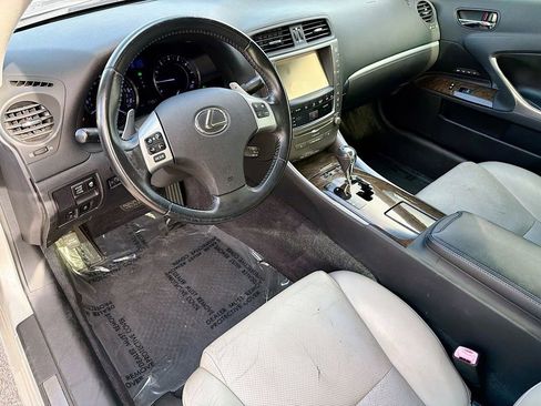 Used 2015 Lexus IS 250C w/ Luxury Package image 25