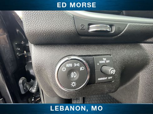 Used 2017 Chevrolet Traverse LT w/ Style and Technology Package FWD image 16