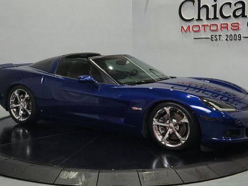 Used 2007 Chevrolet Corvette Coupe w/ Performance Package RWD image 1