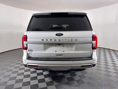 Used 2024 Ford Expedition XLT image 9