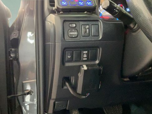 Used 2018 Toyota 4Runner TRD Off-Road w/ TRD Performance Package AWD/4WD image 20