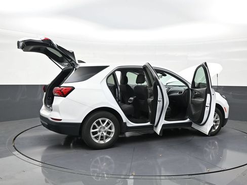 Used 2023 Chevrolet Equinox LT FWD image 28