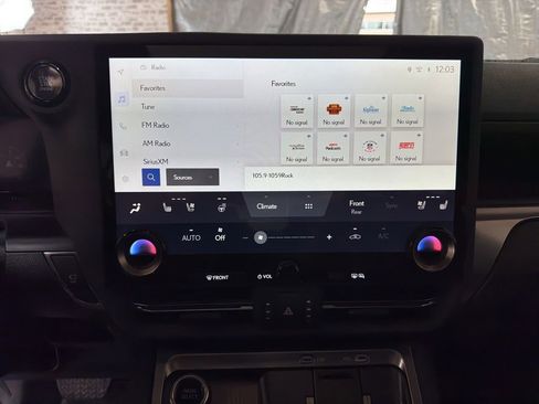 Used 2024 Lexus GX 550 w/ Accessory Package (Z1) image 23