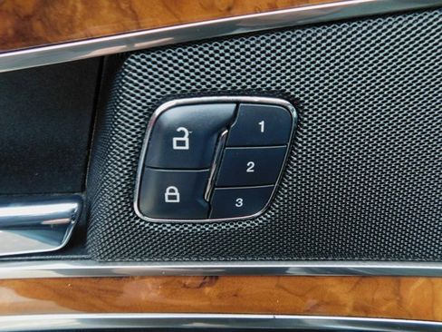 Used 2017 Lincoln MKX Reserve image 11