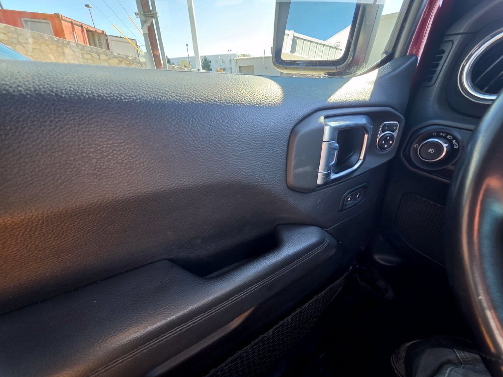 Used 2021 Jeep Wrangler Unlimited Sahara AWD/4WD image 14
