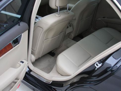 Used 2011 Mercedes-Benz C 300 4MATIC Sedan image 38